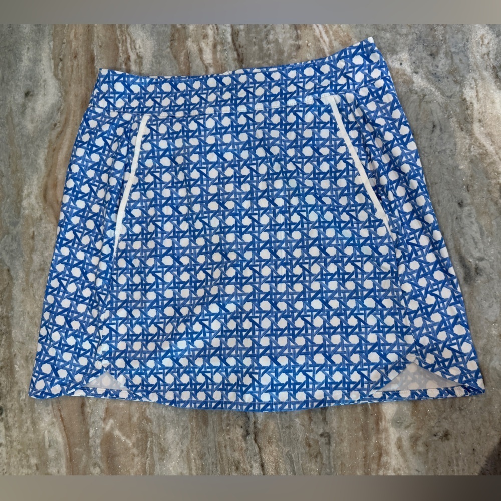 Women’s VINEYARD VINES Performance Blue/White printed preppy skort- Size 2
